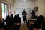 حضور کارشناسان  معاونت غذا و دارو در مدرسه دخترانه جامی در منطقه شش تهران به مناسبت هفته سلامت