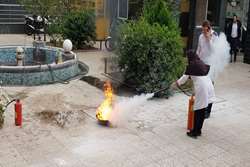 دوره آموزشی ایمنی در محل کار و اطفاء حریق و نحوه استفاده از کپسولهای آتش نشانی 