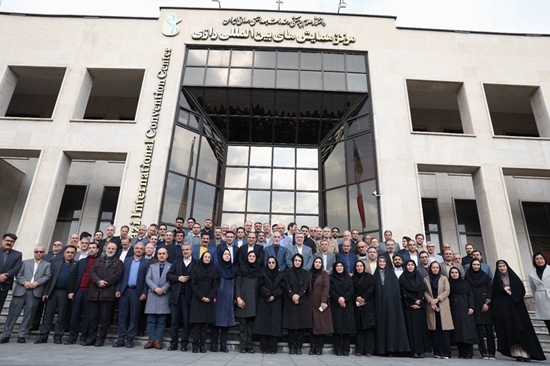 وزیر بهداشت بر اصلاح ساختار اقتصاد دارو تأکید کرد؛ تقدیر از دکتر زهرا جهانگرد رفسنجانی در همایش معاونان غذا و دارو 