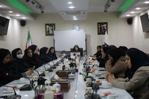 نشست ماهیانه معاون غذا و دارو دانشگاه علوم پزشکی تهران با کارشناسان آزمایشگاه کنترل غذا، دارو و تجهیزات پزشکی