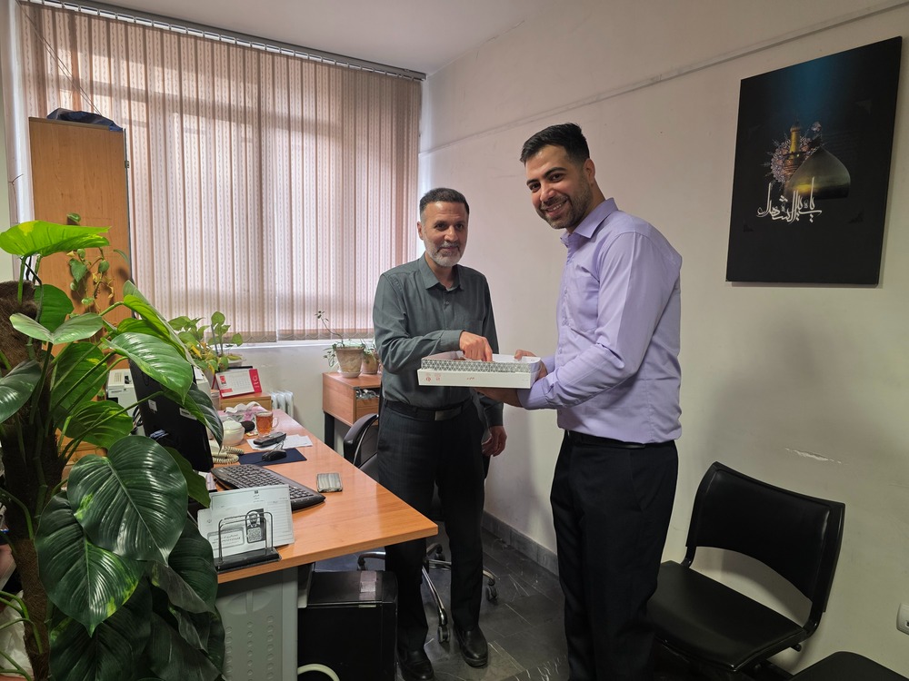 برگزاری مراسم نیمه شعبان و پخش شیرینی در میان کارکنان معاونت غذا و دارو دانشگاه علوم پزشکی تهران