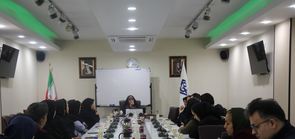 نشست هم اندیشی معاون غذا و دارو دانشگاه علوم پزشکی تهران با کارشناسان اداره امور عمومی و حسابداری